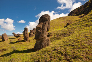 复活节岛石像壮丽自然景观