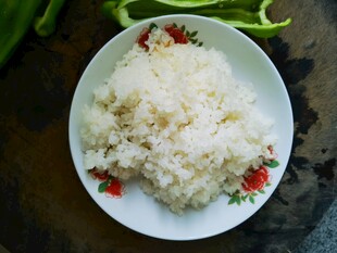 一盘美味白米饭