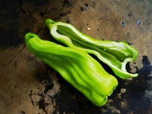 鲜绿尖椒特写
