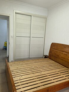 简约卧室木质床架展示
