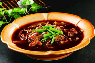 红烧牛肉砂锅