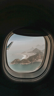 机窗外的山海美景
