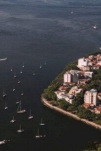 海滨小岛城市景观俯瞰图