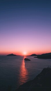 紫霞映海