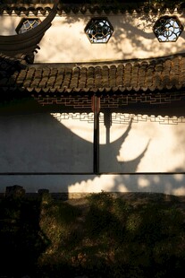 中式屋檐光影之美