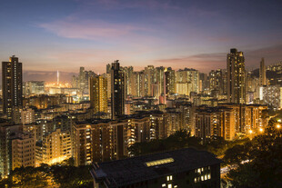 城市璀璨夜景俯瞰图