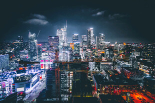 繁华都市夜景璀璨灯火