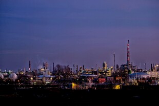 工业区夜景