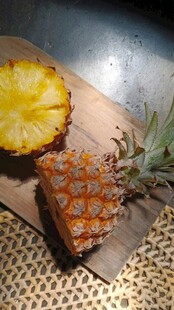 新鲜菠萝切片展示
