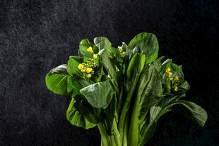 新鲜翠绿菜心生机满满