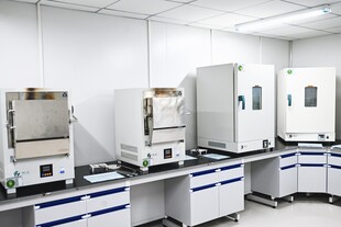 实验室精密仪器设备展示
