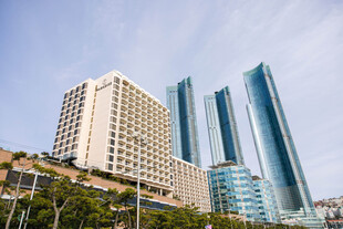 现代都市高楼景观