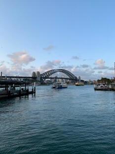 悉尼海港大桥下的美丽海景