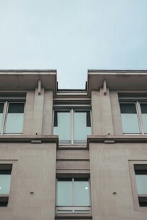现代风格建筑外观局部