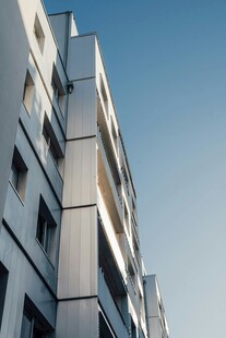 现代风格高层建筑外观