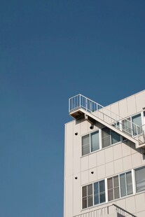 白色建筑的户