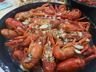 美味小龙虾大盆呈现