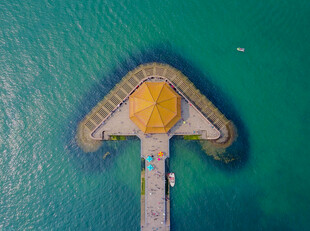 海上独特栈桥景观