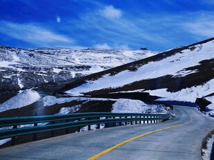 雪山公路美景