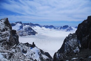 壮丽雪山景观