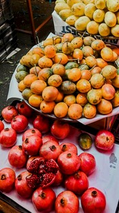 新鲜多样水果陈列展示