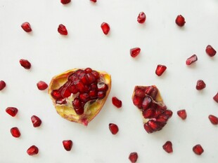 美味石榴甜点果粒诱人