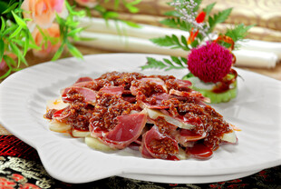 美味培根肉卷摆盘精致