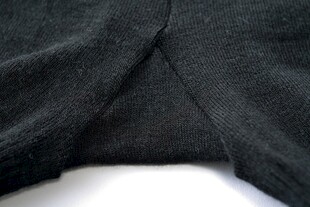 黑色衣物布料细节展示