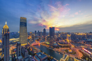 城市璀璨夜景俯瞰图