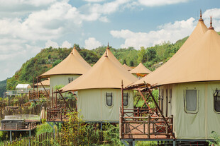 田园风锥形顶度假小屋