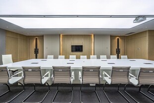 现代风格会议室场景