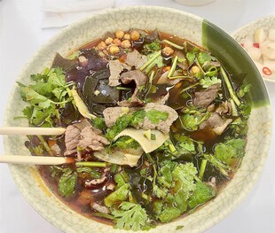 生烫牛肉面美食图片