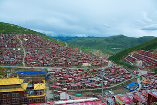 色达佛学院壮观全景