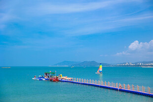 海边栈桥美景