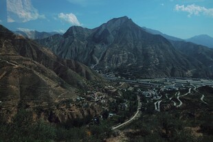 山间村落美景俯瞰
