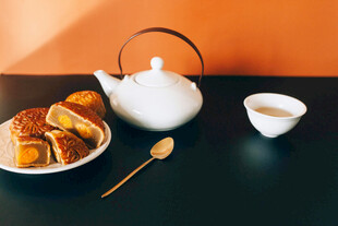 中式茶具搭配美味点心