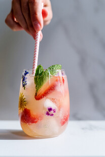 手调缤纷水果鸡尾酒