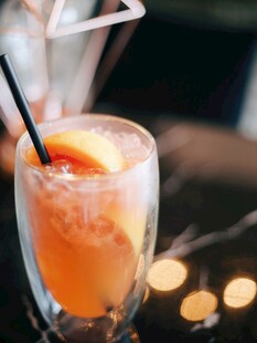 桃色清爽鸡尾酒