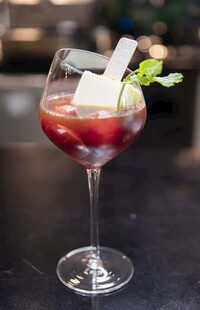 精致莓果鸡尾酒