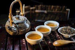 中式茶具与香茗