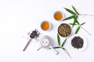 多样茶叶与茶具展示