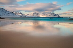 梦幻海滩的雪山云海奇景