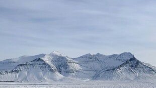壮丽雪山景观
