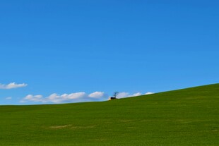 草原蓝天美景