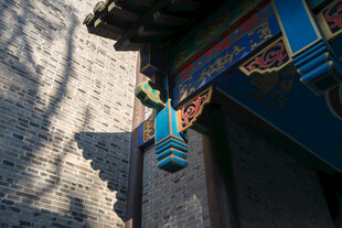 中式古建筑屋檐精美一角