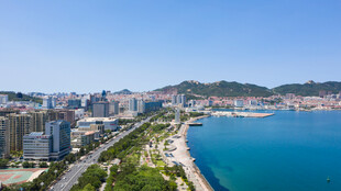 海滨城市美丽天际线景观