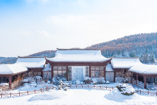 雪覆中式建筑尽显古韵