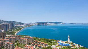 海滨城市美丽风光俯瞰