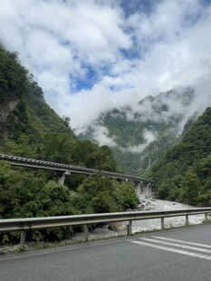 山间公路美景