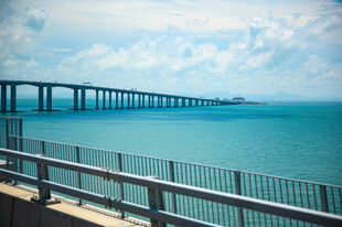 海上长桥风景